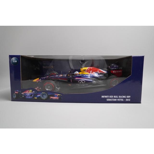 1:18 MINICHAMPS 110130101 Infiniti Red Bull Racing RB9 Brazilian GP 2013 #1 model car