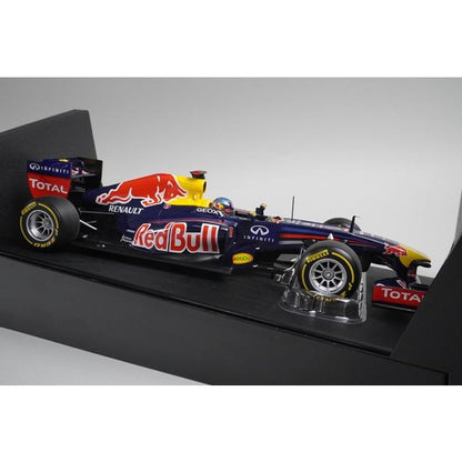 1:18 MINICHAMPS 113120171 Red Bull Racing Show Car 2012 #1 S.Vettel model car