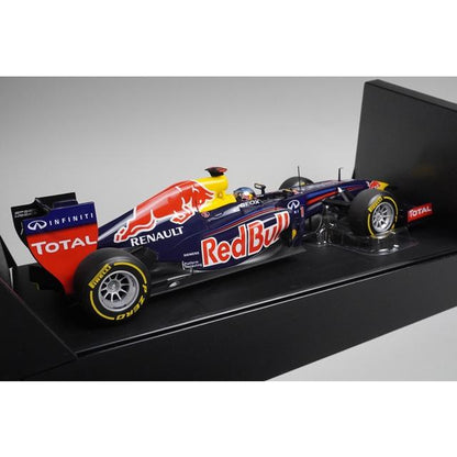 1:18 MINICHAMPS 113120171 Red Bull Racing Show Car 2012 #1 S.Vettel model car