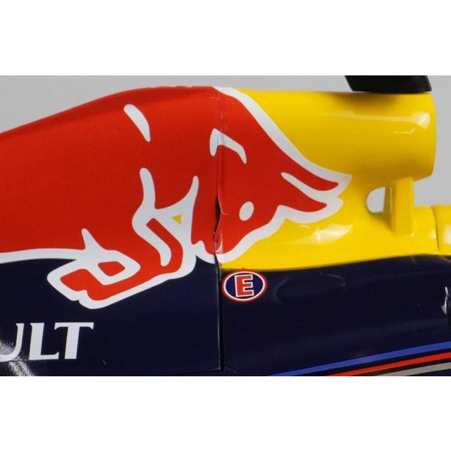 1:18 MINICHAMPS 113120171 Red Bull Racing Show Car 2012 #1 S.Vettel model car