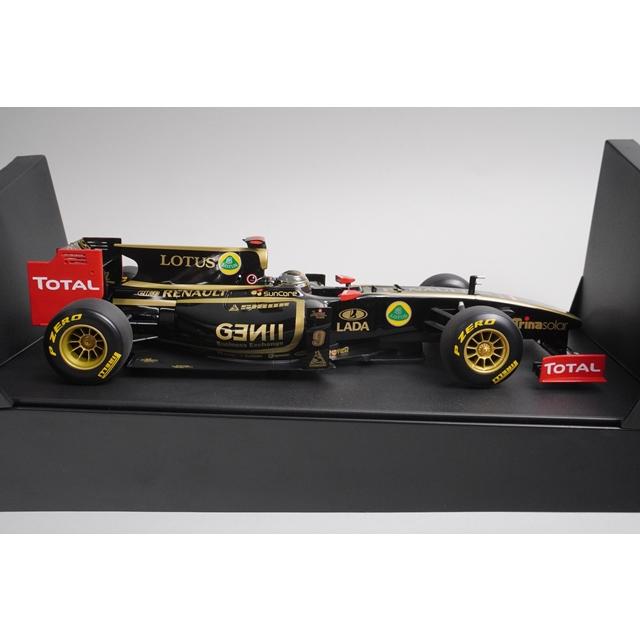 1:18 MINICHAMPS 150110079 Lotus Renault GP Show Car 2011 #9 N. Heidfeld model car