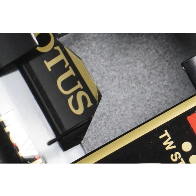 1:18 MINICHAMPS 150110079 Lotus Renault GP Show Car 2011 #9 N. Heidfeld model car