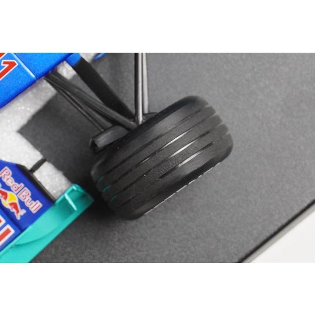 1:18 MINICHAMPS 180990011 Red Bull Sauber Petronas C18 1999 #11 J.Alesi model car