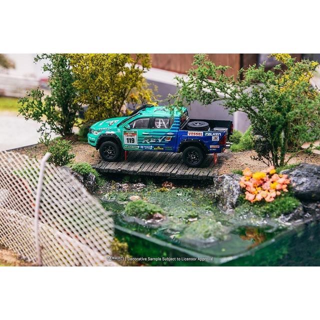 T64-041-FAL Tarmac Works 1:64 Toyota Hilux AXCR 2017