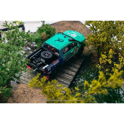 T64-041-FAL Tarmac Works 1:64 Toyota Hilux AXCR 2017