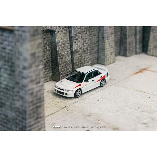 T64G-048-RS Tarmac Works 1:64 Mitsubishi Lancer RS Evolution White
