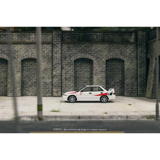 T64G-048-RS Tarmac Works 1:64 Mitsubishi Lancer RS Evolution White