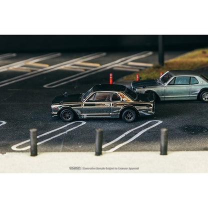 T64G-043-SC Tarmac Works 1:64 Nissan Skyline HT 2000GT-R Silver Chrome Special Edition