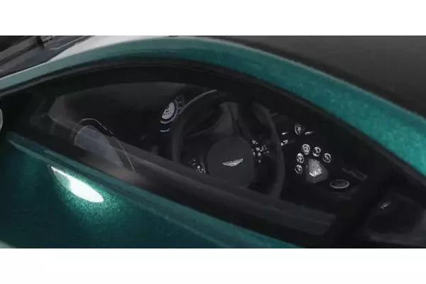 [ Back-order ] GT SPIRIT GTS922 1:18 Aston Martin V12 Vantage 2023 Green model car