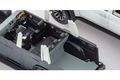 [ Back-order ] KYOSHO KS03928W 1:43 Toyota Land Cruiser 70 Super White II model car