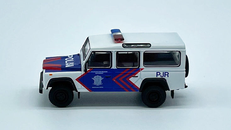 [ Back-order ] TSM MINI-GT MGT00157-R Land Rover Defender 110 Korlantas RHD Indonesia Limited Edition model car