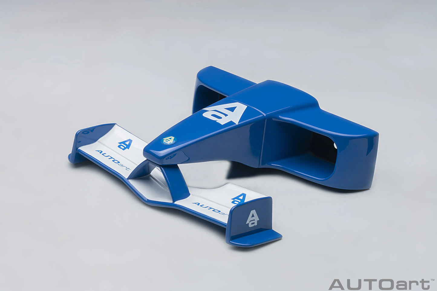 [ Back-order ] AUTOart 45562 Formula nose close hanger Blue 12 x 16cm