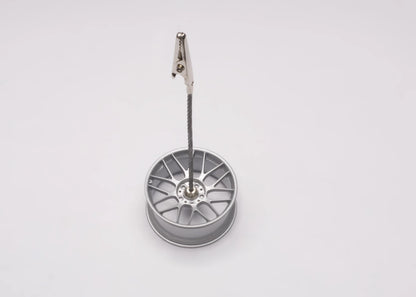 [ Back-order ] AUTOart 40408 1:12 racing wheel memo clip stand Silver 12.9 cm.