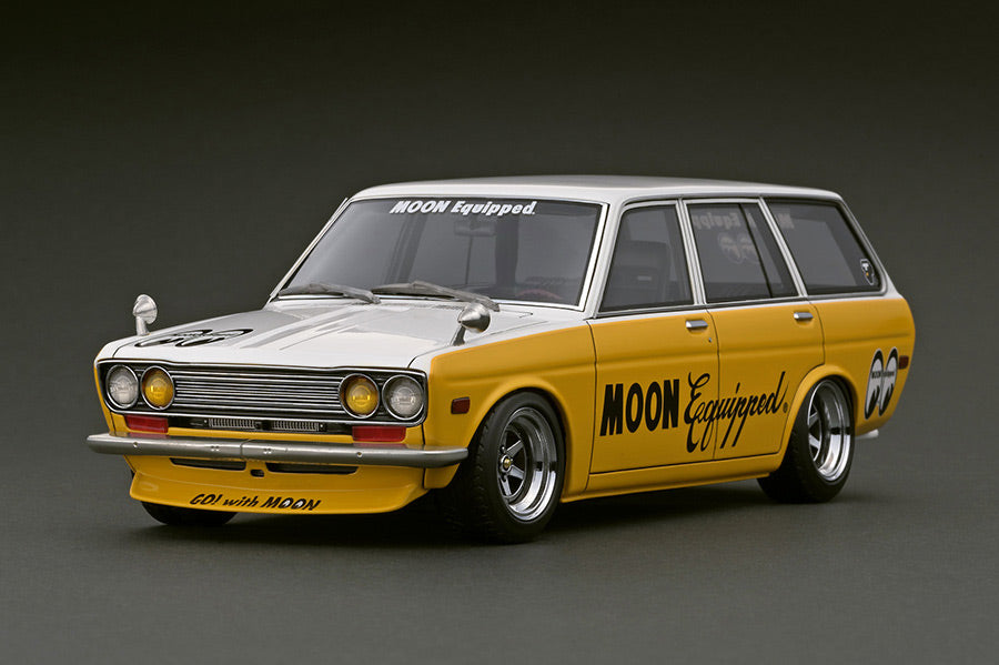 [ Back-order ]  Tarmac Works IG3064 1:18 Datsun Bluebird (510) Wagon Yellow / White model car