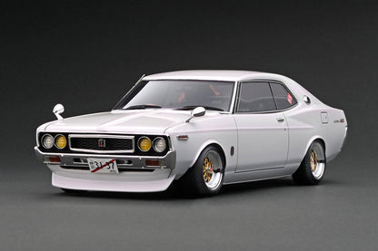 [ Back-order ] ignition model IG3137 1:18 Nissan Laurel 2000SGX (C130) Metallic White/Purple model car