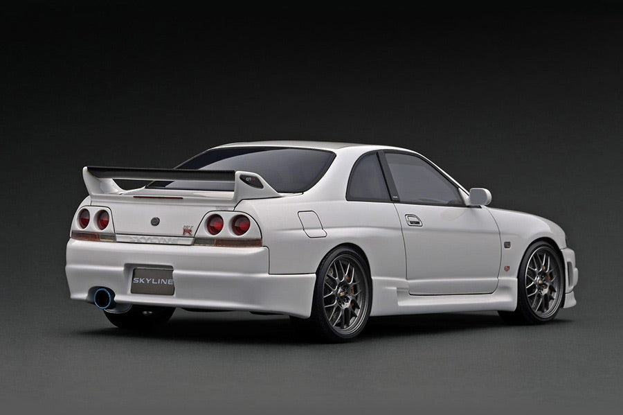 IG2684 ignition model 1:18 Nissan Skyline GT-R (BCNR33) White Resin