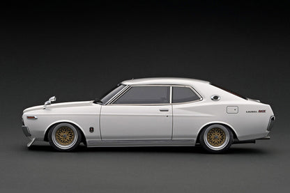 [ Back-order ] ignition model IG3010 1:18 Nissan Laurel 2000SGX (C130) White model car