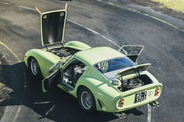 [ Back-order ] KYOSHO KS08438C 1:18 Ferrari 250GTO 1962 G. Wood #15 L. Green model car