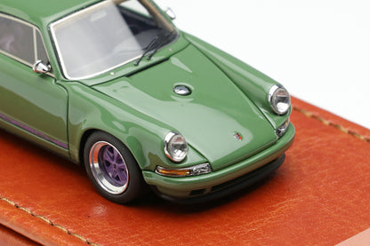 TM001I MakeUp Titan64 1:64 Singer 911 (964) Coupe Moss Green