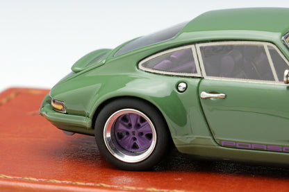 TM001I MakeUp Titan64 1:64 Singer 911 (964) Coupe Moss Green