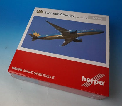 1:200 A350XWB Vietnam Airlines VN-A886 557498 Herpa