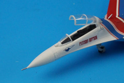 1:200 SU-27UB Flanker Russian Air Force Aerobatic Team Russian Knights Open Cockpit 551816 Herpa