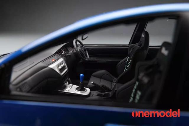 20C03-22 onemodel 1:18 Mitsubishi Voltex EVO IX Carbon Bonnet Version Blue