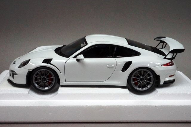 1:18 AUTOart 78166 Porsche 911(991) GT3 RS White w/Dark Gray Wheels