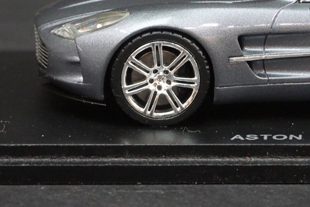 1:43 SPARK S2160 Aston Martin One-77 Metallic Gray model car