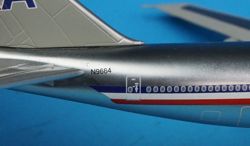 1:400 B747-123 AA American N9664 55140 Dragon