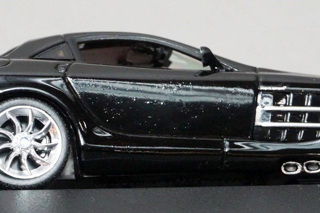 1:43 MINICHAMPS 400033021 Mercedes Benz SLR McLaren 2003 Black