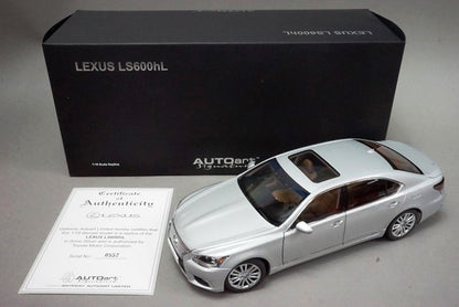 1:18 AUTOart 78841 Lexus LS600hL Sonic Silver