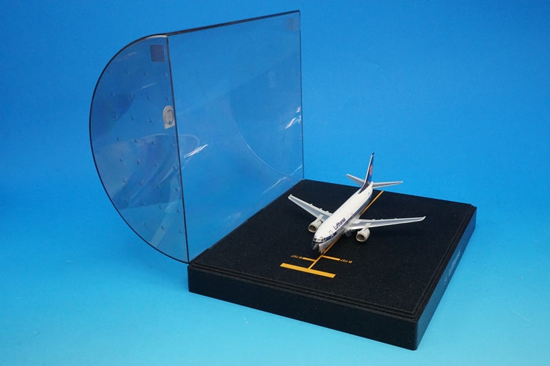 1:200 B737-300 Lufthansa Delmenhorst D-ABXC Herpa Premium airplane model