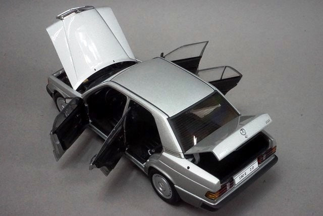 1:18 AUTOart 76134 Mercedes Benz 190E 2.0 Brilliant Silver Metallic