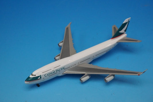 1:500 B747-400 Cathay Pacific Airlines B-HUI Herpa airplane model