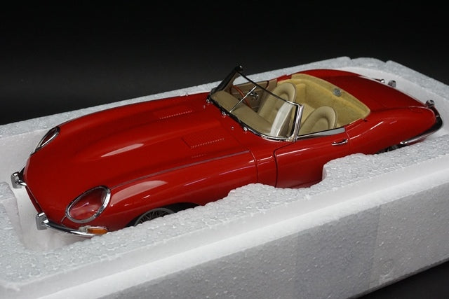 1:18 AUTOart 73601 Jaguar E-Type Roadster Sr.I 3.8 Red model car