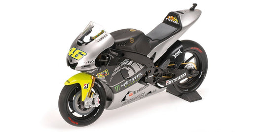 122133956 MINICHAMPS 1:12 YAMAHA YZR-M1 VALENTINO ROSSI TEST BIKE SEPANG