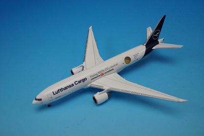 1:500 B777F Lufthansa Cargo Sustainable Fuel-Powered D-ALFG 536103 Herpa