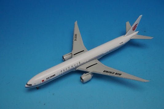 1:500 B777-300ER Air China International China B2085 518994 Herpa airplane model