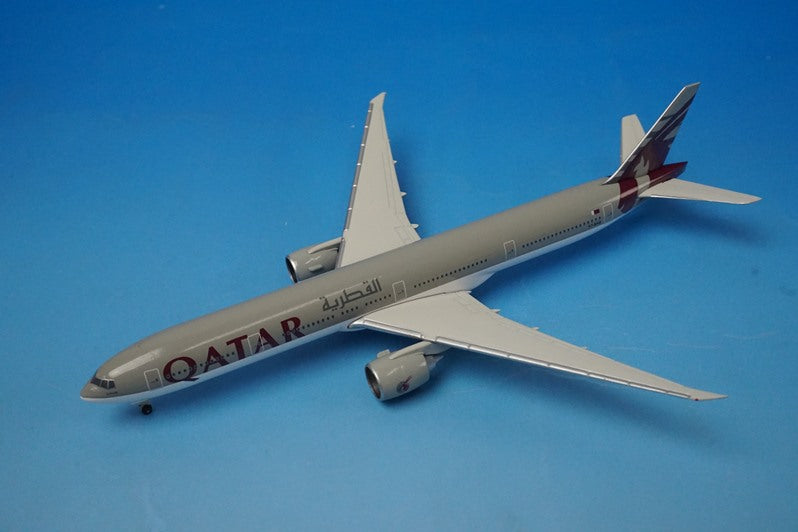 1:500 B777-300ER Qatar A7-BAB 506885 Herpa airplane model