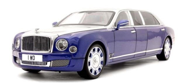 AL830601 Almost Real 1:18 Bentley Mulsanne Grand Limousine Mariner Silver/Blue