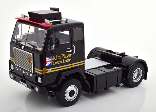 RK180064 ROAD KINGS 1:18 Volvo F88 1978 JPS Team Lotus with Union Jack