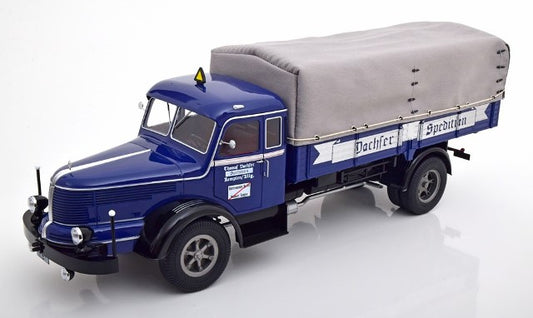 RK180132 ROAD KINGS 1:18 Krupp Titan SWL 80 Canvas Top 1950-1954 Dachser Dark Blue/Black