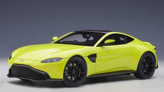 70279 AUTOart 1:18 Aston Martin Vantage 2019 Metallic Lime Green / Carbon Black model car