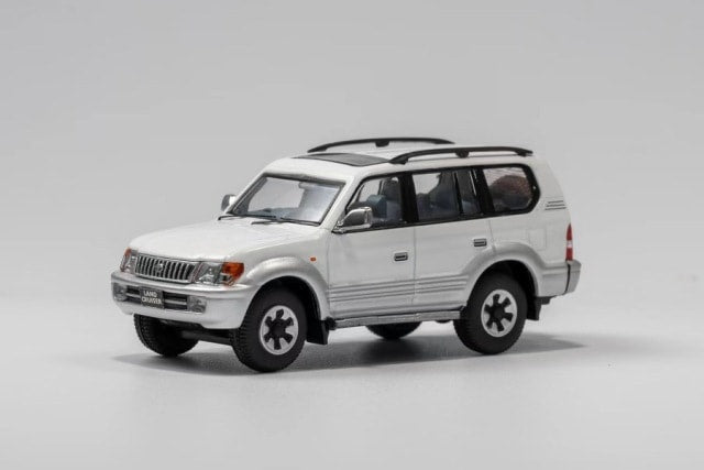 KS-015-114 Gaincorp Products GCD 1:64 Toyota Land Cruiser PRADO 90 White RHD