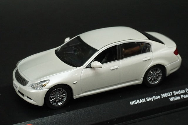 1:43 KYOSHO J Collection JC43001WP Nissan Skyline 350GT Sedan V36 2006 White Pearl