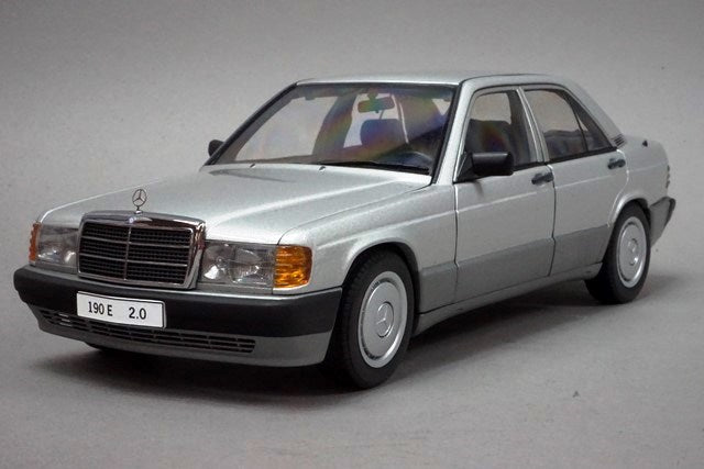 1:18 AUTOart 76134 Mercedes Benz 190E 2.0 Brilliant Silver Metallic