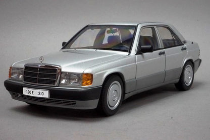 1:18 AUTOart 76134 Mercedes Benz 190E 2.0 Brilliant Silver Metallic