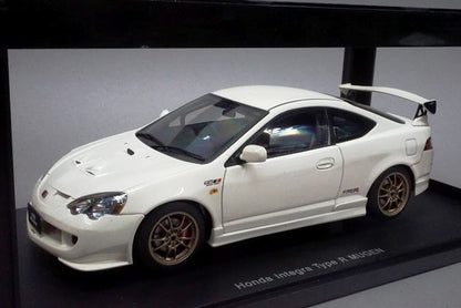 1:18 AUTOart 73251 Honda Integra Type R Infinity Version 2001 White