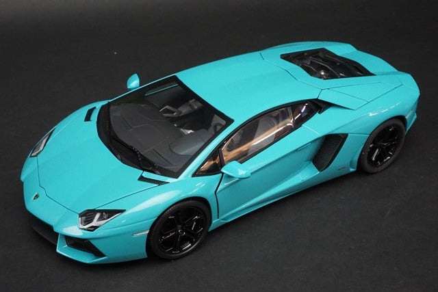 1:18 AUTOart 74667 Lamborghini Aventador LP700-4 Turquoise Blue